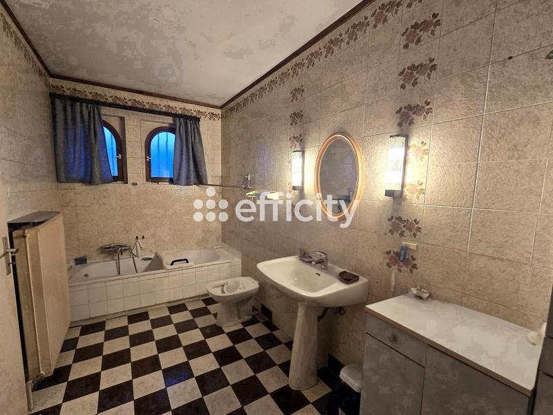 Maison - 183 m² - 6 pièces