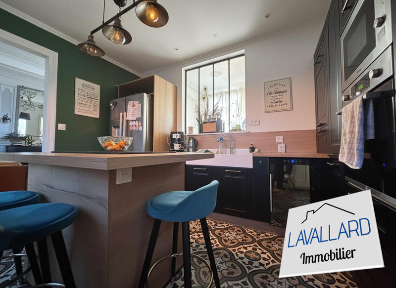 Château - 240 m² - 7 pièces