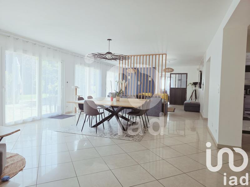 Maison - 360 m² - 9 pièces