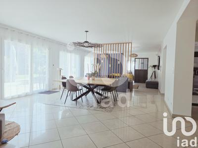 Maison - 360 m² - 9 pièces