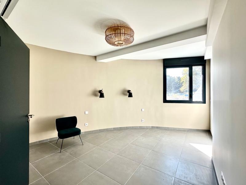 Appartement - 98 m² - 4 pièces