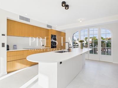 Maison - 290 m² - 8 pièces