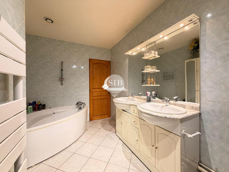 Maison - 144 m² - 6 pièces