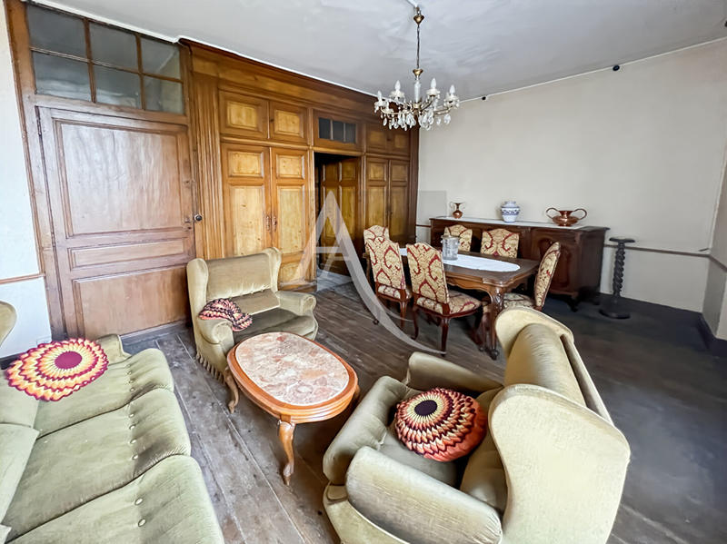 Maison - 250 m² - 9 pièces