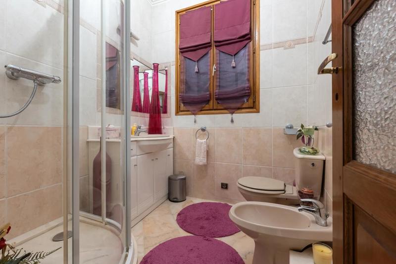 Maison - 220 m² - 6 pièces