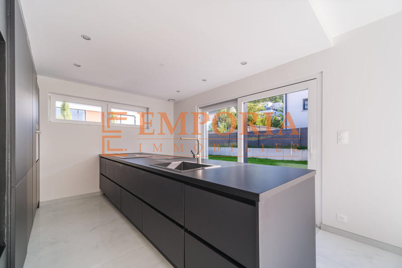 Maison - 143 m² - 6 pièces