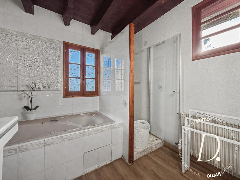 Maison ancienne - 250 m² - 9 pièces
