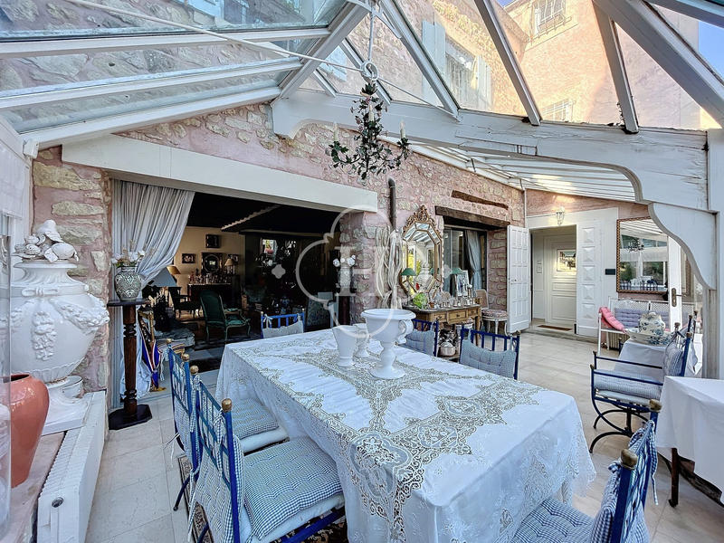 Maison ancienne - 316 m² - 8 pièces