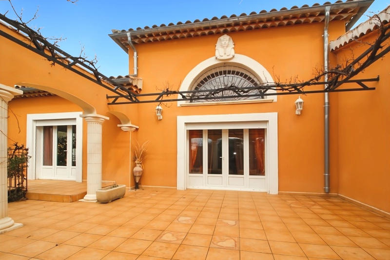 Maison - 180 m² - 6 pièces