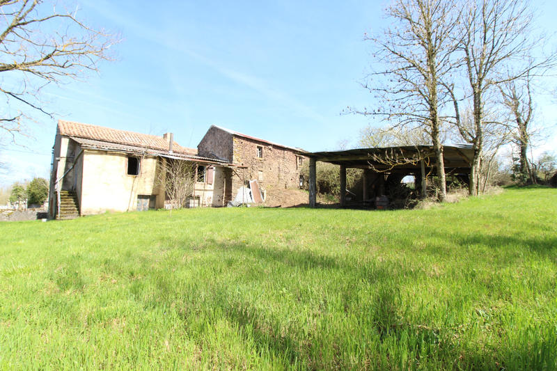 Maison - 235 m² - 8 pièces