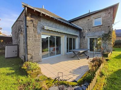 Maison - 264 m² - 9 pièces