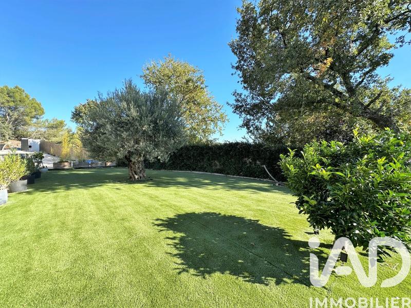 Maison - 207 m² - 6 pièces