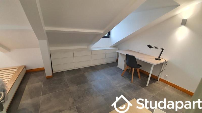 Chambre - 13 m² - 1 pièce