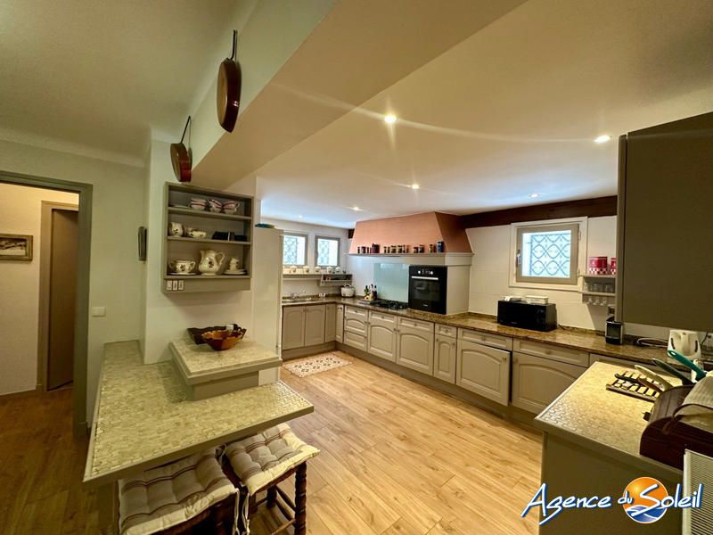 Châlet - 307 m² - 12 pièces