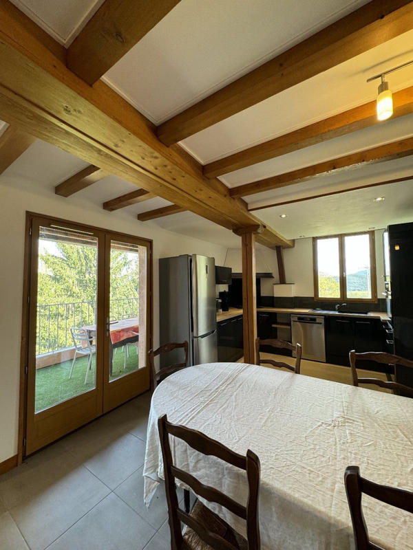 Maison - 250 m² - 7 pièces