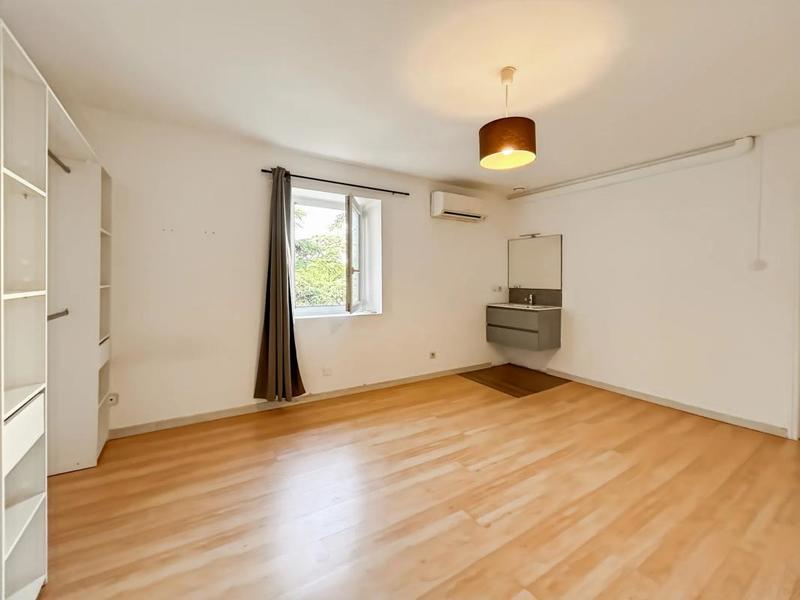 Appartement - 90 m² - 3 pièces