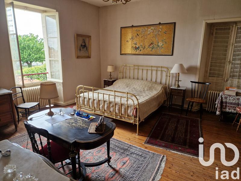 Maison - 567 m² - 12 pièces