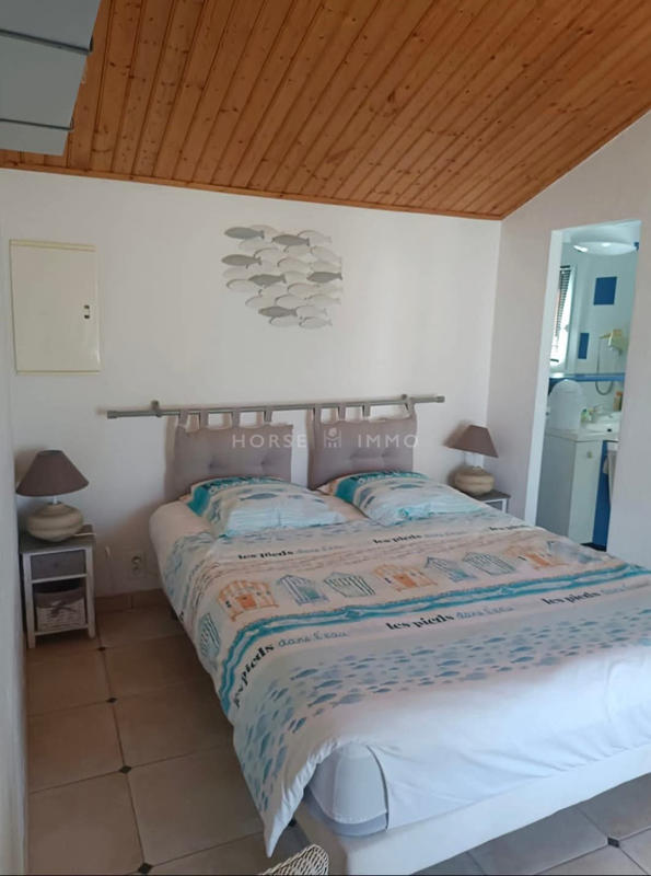 Maison - 270 m² - 15 pièces