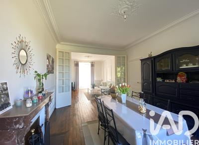 Maison - 249 m² - 10 pièces