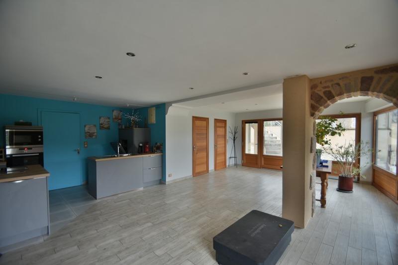 Maison - 270 m² - 9 pièces