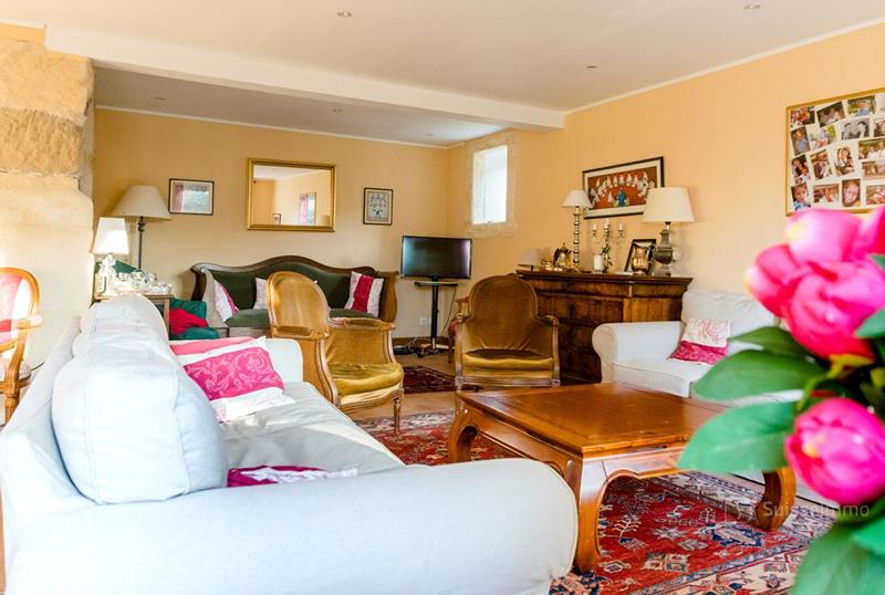 Maison - 305 m² - 10 pièces