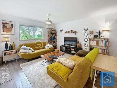 Maison - 98 m² - 5 pièces