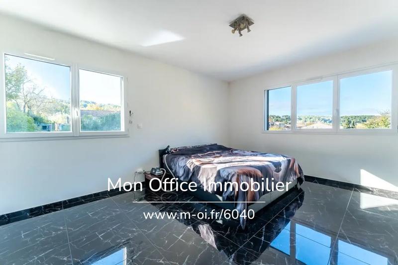 Villa - 166 m² - 6 pièces