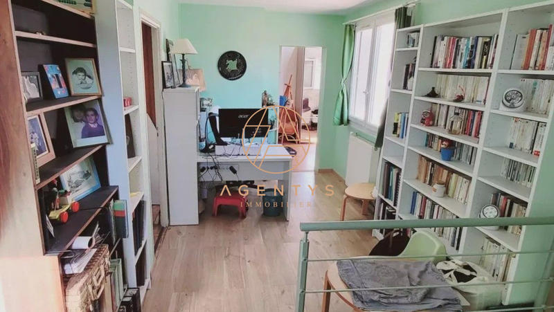 Maison traditionnelle - 95 m² - 5 pièces