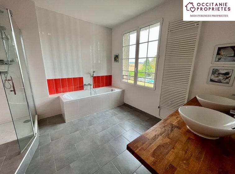 Corps de ferme - 412 m² - 10 pièces