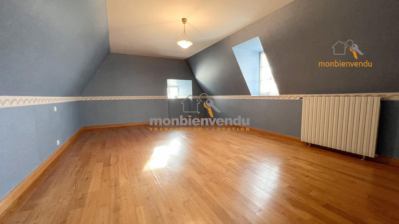 Maison traditionnelle - 149 m² - 6 pièces