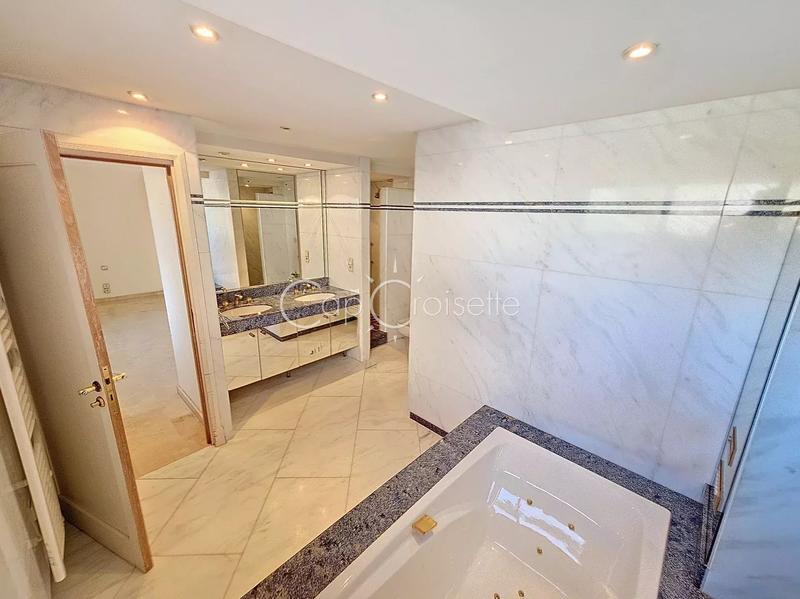 Appartement - 115 m² - 3 pièces