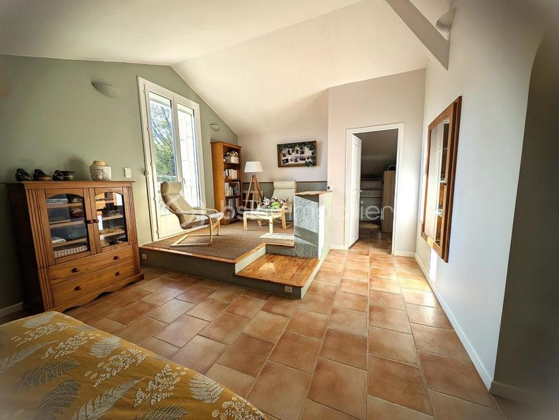 Demeure - 299 m² - 10 pièces