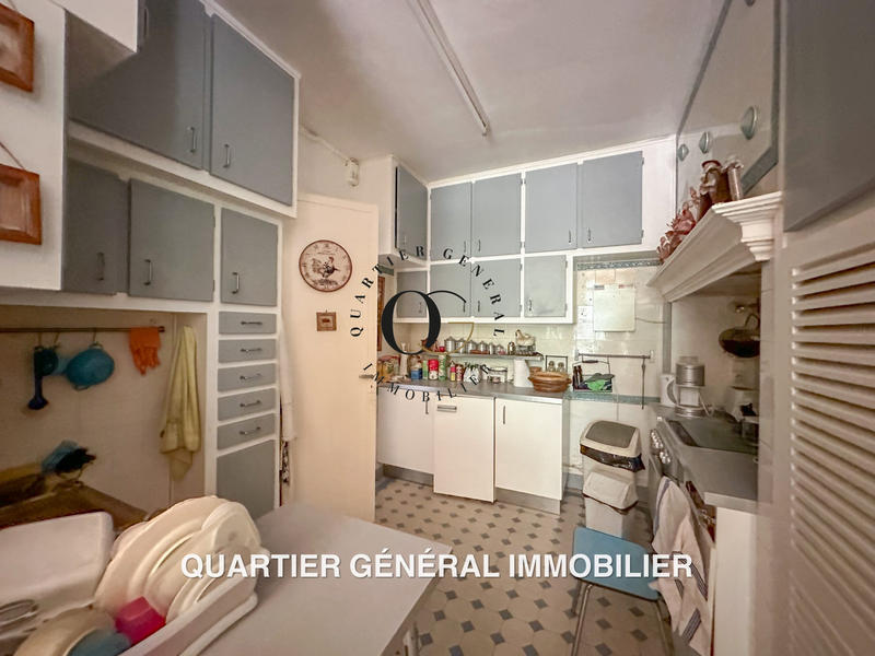 Maison - 300 m² - 6 pièces