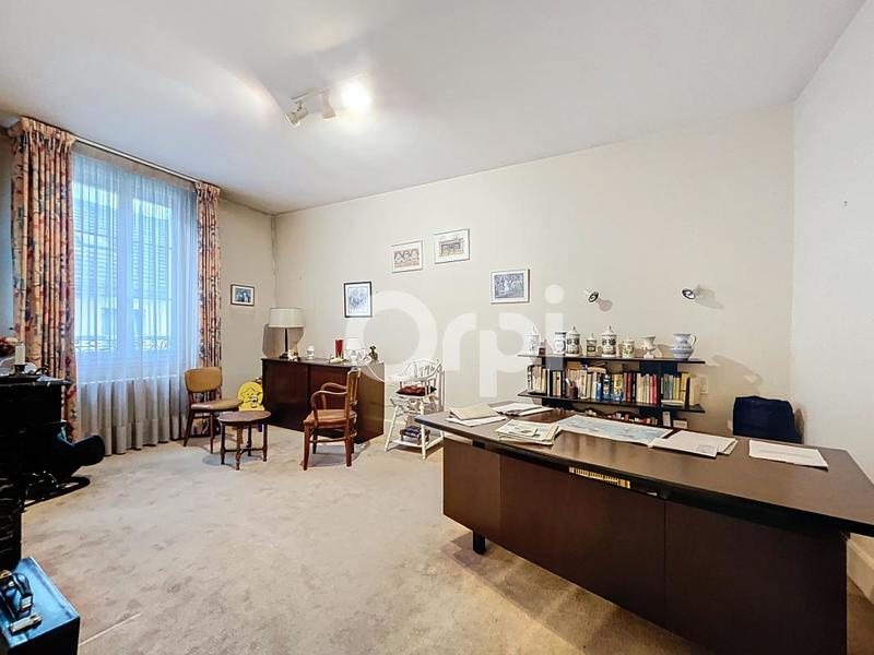 Maison - 327 m² - 6 pièces