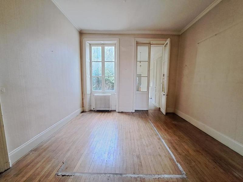 Maison - 191 m² - 8 pièces