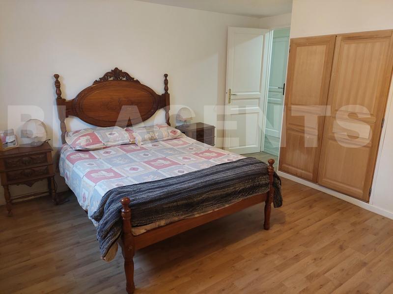 Maison - 223 m² - 7 pièces