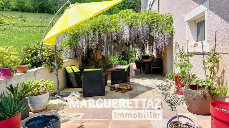 Maison - 422 m² - 7 pièces