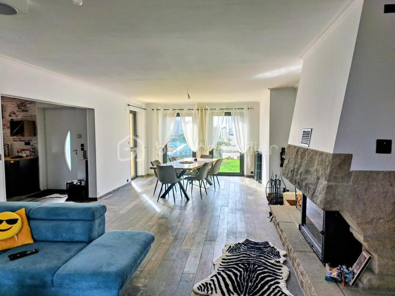 Maison traditionnelle - 174 m² - 6 pièces