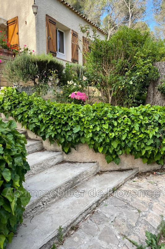 Maison - 9 720 m² - 3 pièces