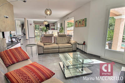 Maison - 150 m² - 5 pièces