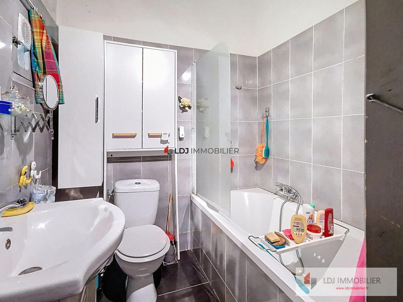 Maison - 180 m² - 8 pièces