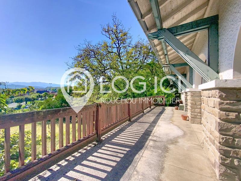 Maison - 246 m² - 7 pièces