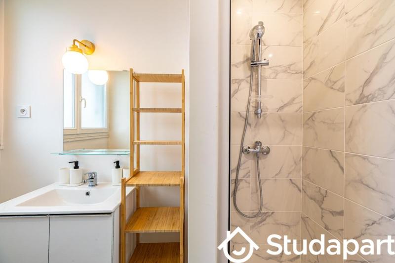 Chambre - 9 m² - 1 pièce