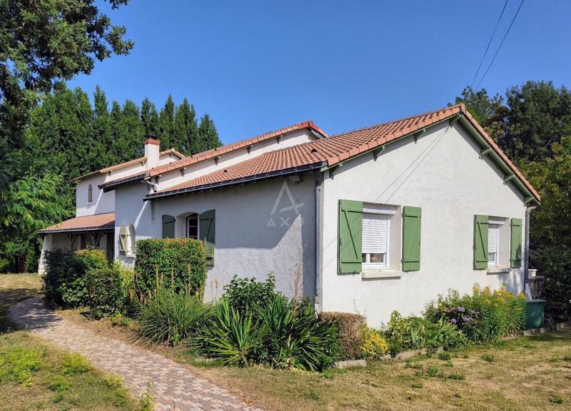 Maison - 206 m² - 10 pièces