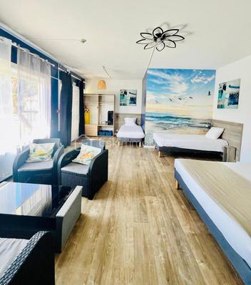 Local commercial - 729 m² - 24 pièces