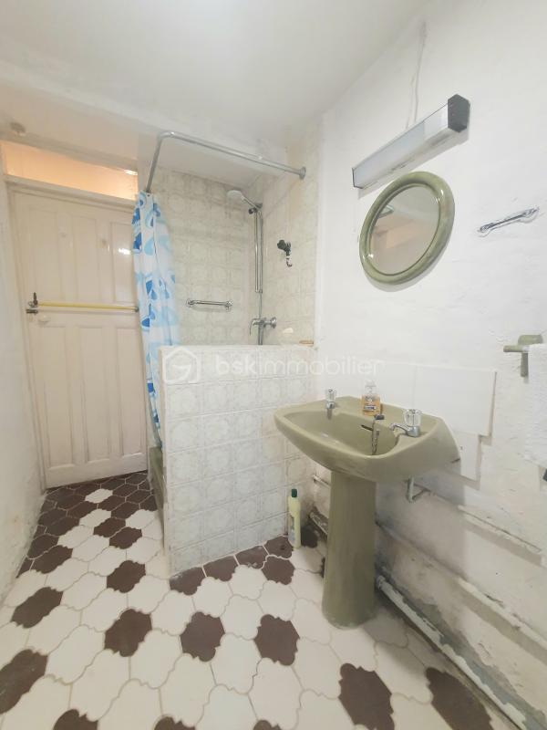 Maison en pierre - 243 m² - 6 pièces