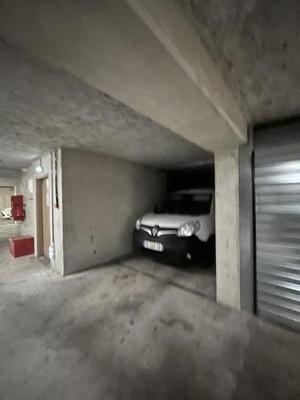Parking / Garage