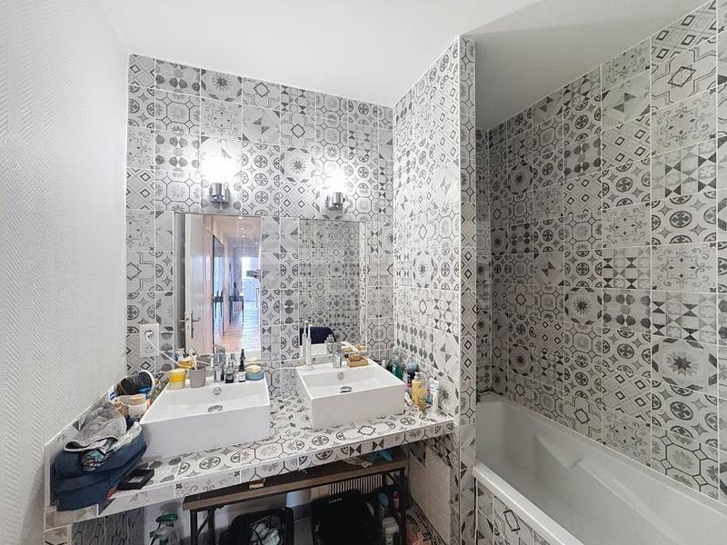 Appartement - 96 m² - 5 pièces