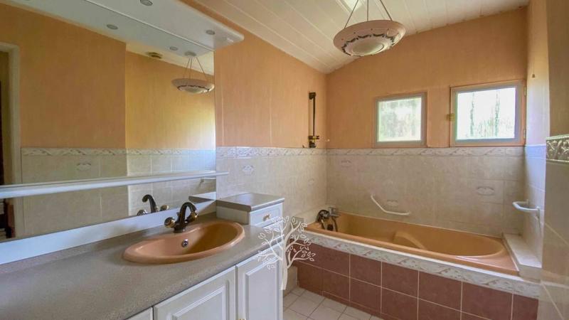 Maison - 160 m² - 8 pièces