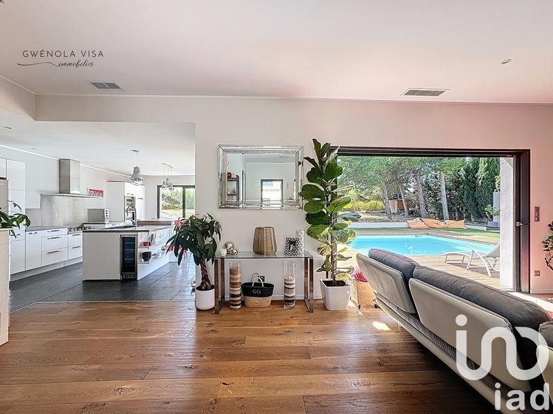 Maison - 260 m² - 6 pièces